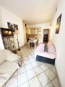 Appartamento a piano terra  : appartamento In vendita  Lido di Camaiore